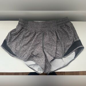 Lululemon Hotty Hot Short 2.5”